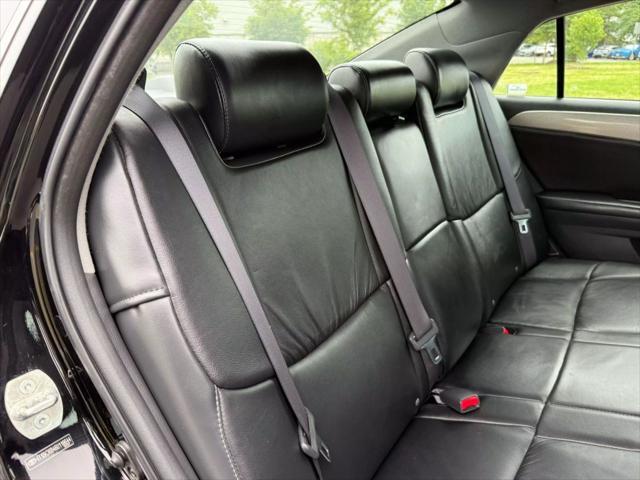 Photo of 2006 Black Toyota Avalon