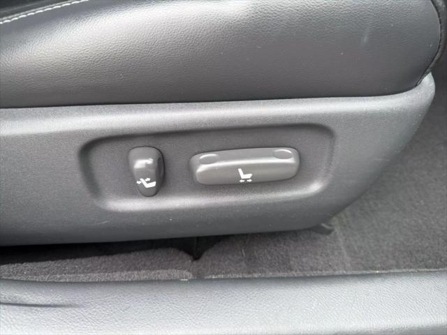 Photo of 2006 Black Toyota Avalon