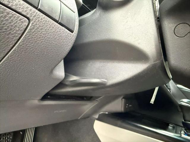 Photo of 2018 Super White Toyota Camry