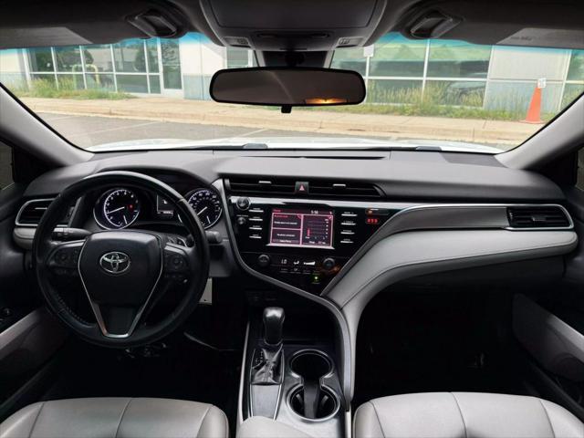 Photo of 2018 Super White Toyota Camry