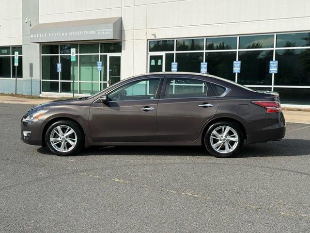 Photo of 2013 Java Metallic Nissan Altima