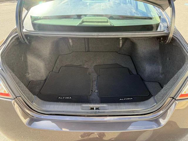 Photo of 2013 Java Metallic Nissan Altima