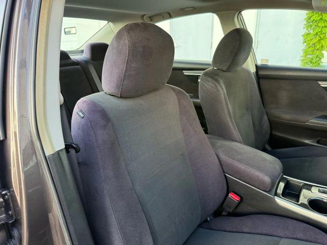 Photo of 2013 Java Metallic Nissan Altima