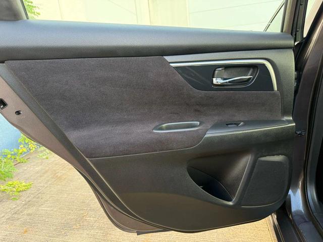 Photo of 2013 Java Metallic Nissan Altima