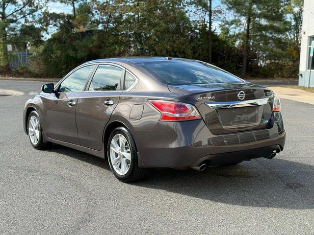 Photo of 2013 Java Metallic Nissan Altima
