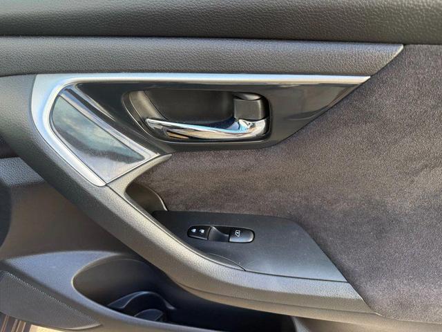 Photo of 2013 Java Metallic Nissan Altima