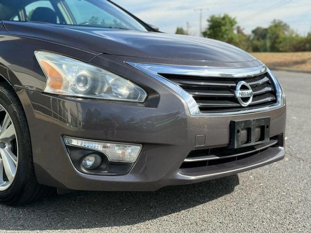 Photo of 2013 Java Metallic Nissan Altima