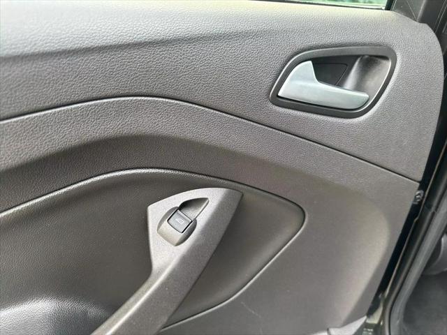 Photo of 2015 Tuxedo Black Ford Escape