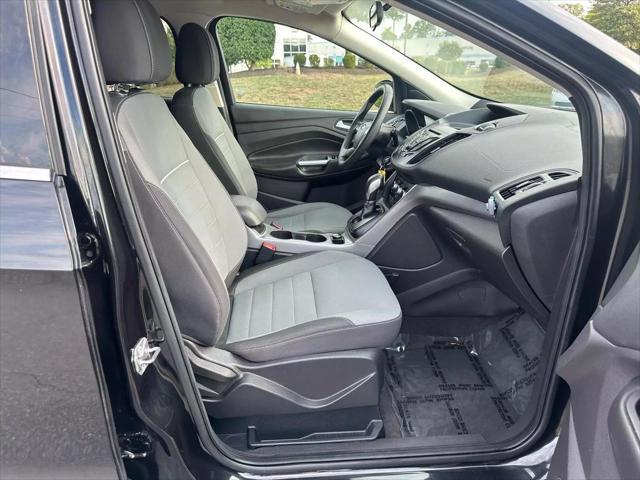 Photo of 2015 Tuxedo Black Ford Escape