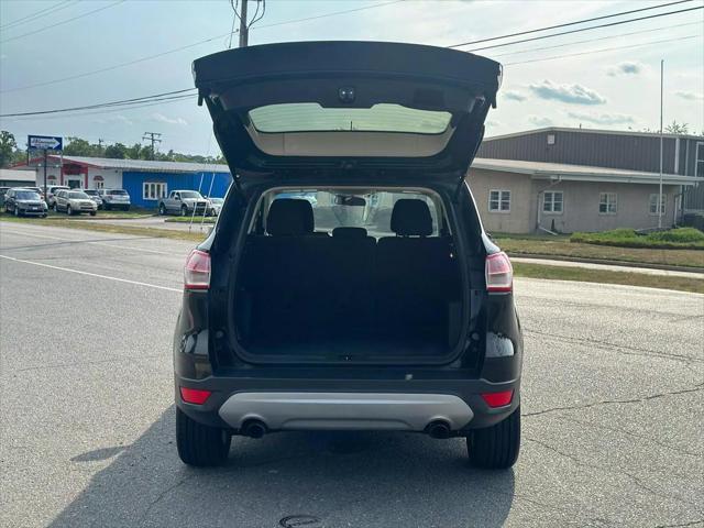 Photo of 2015 Tuxedo Black Ford Escape