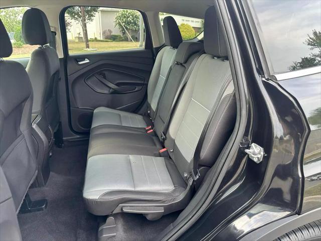 Photo of 2015 Tuxedo Black Ford Escape