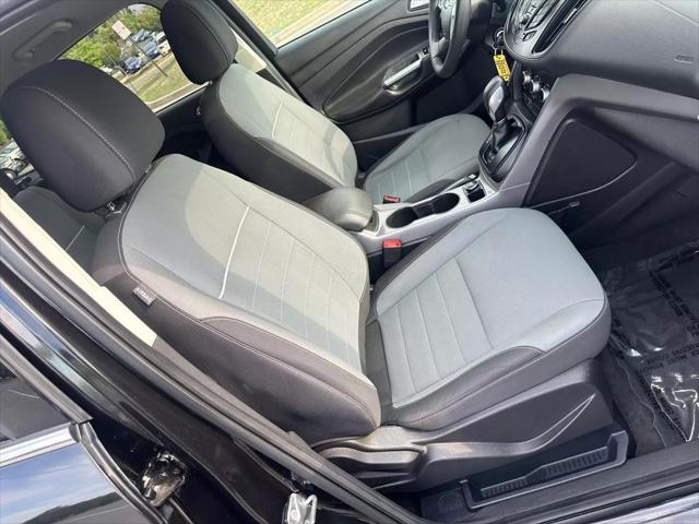Photo of 2015 Tuxedo Black Ford Escape