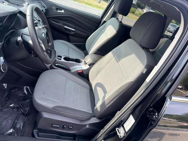 Photo of 2015 Tuxedo Black Ford Escape