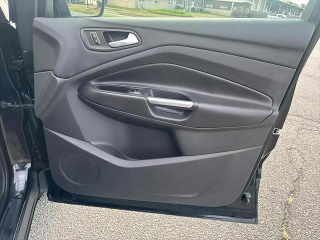 Photo of 2015 Tuxedo Black Ford Escape
