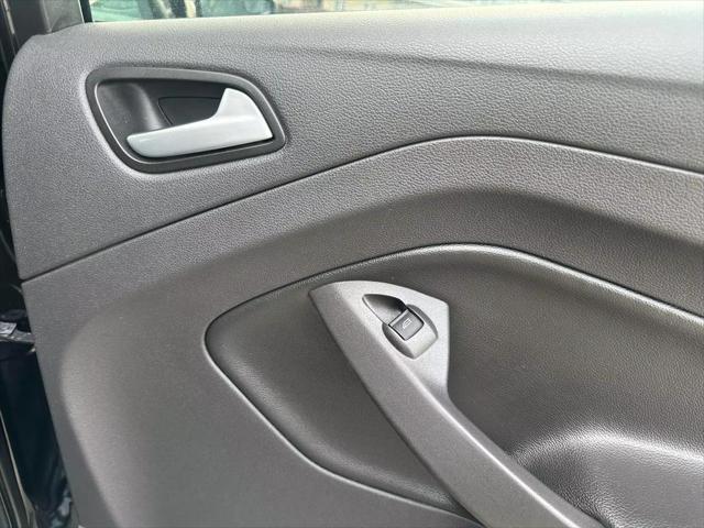 Photo of 2015 Tuxedo Black Ford Escape