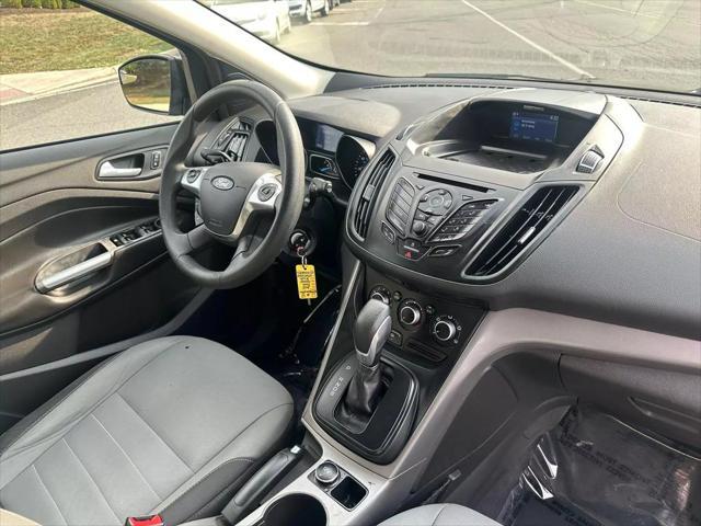 Photo of 2015 Tuxedo Black Ford Escape