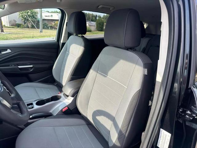 Photo of 2015 Tuxedo Black Ford Escape