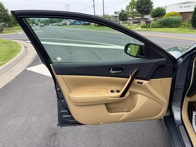 Photo of 2010  Nissan Maxima