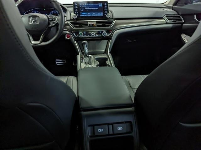 Photo of 2022 Still Night Pearl Honda Accord