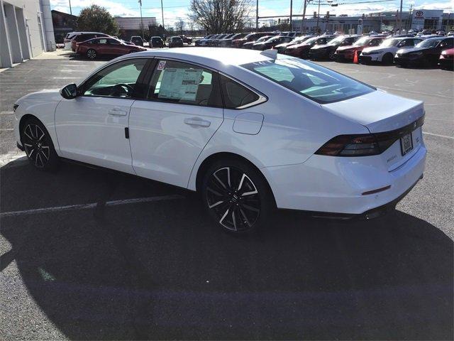 Photo of 2025 Platinum White Honda Accord Hybrid