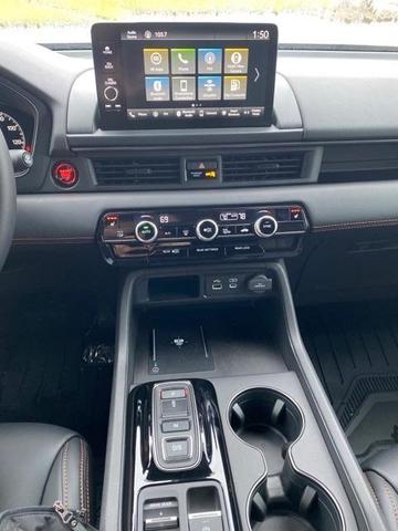 Photo of 2025 Platinum White Honda Pilot