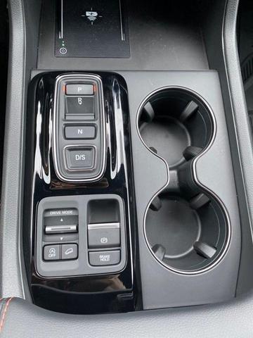 Photo of 2025 Platinum White Honda Pilot