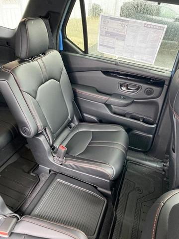Photo of 2025 Platinum White Honda Pilot