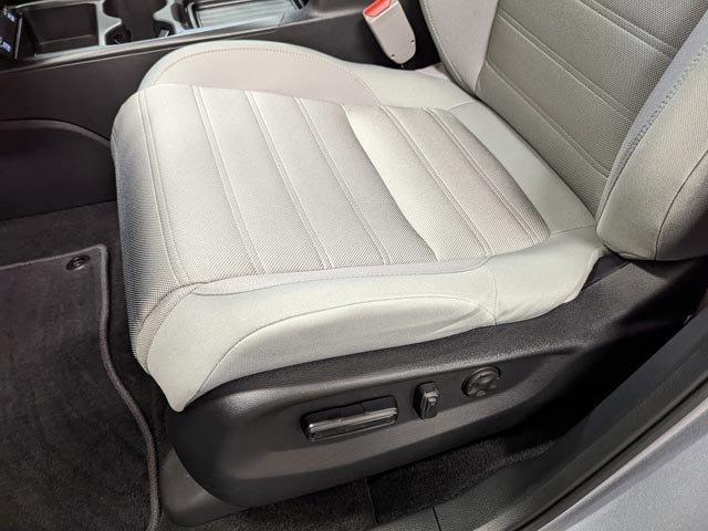 Photo of 2022 Lunar Silver Metallic Honda CR-V