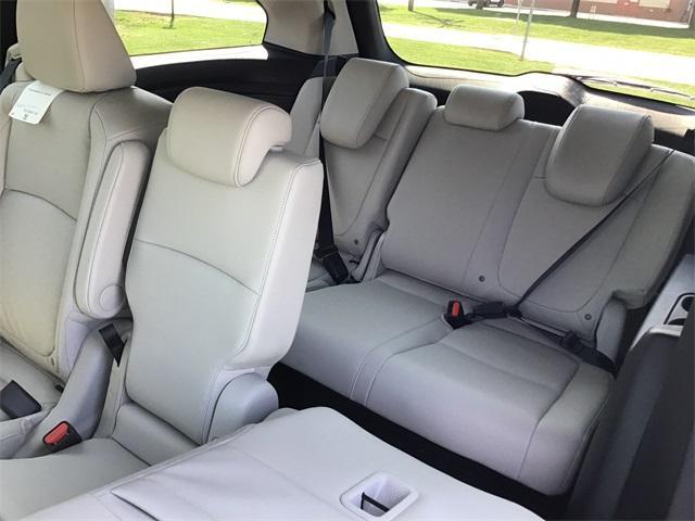 Photo of 2025 Silver Honda Odyssey