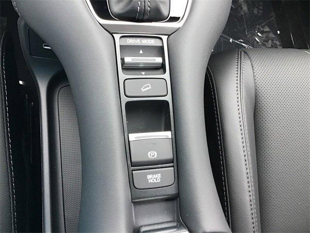 Photo of 2026 Platinum White Honda HR-V