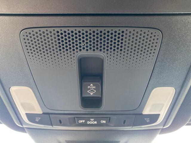Photo of 2025 Platinum White Pearl Honda CR-V Hybrid