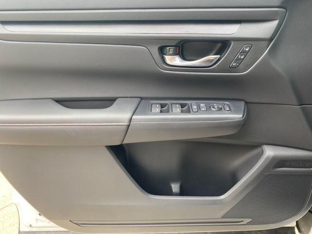 Photo of 2025 Platinum White Pearl Honda CR-V Hybrid