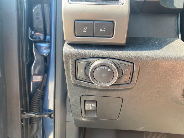 Photo of 2020 Blue Metallic Ford Expedition