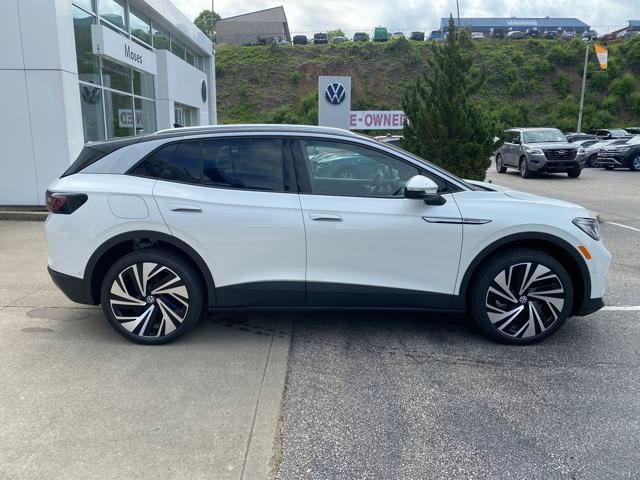 Photo of 2025 Opal White w/Black Roof Volkswagen ID.4
