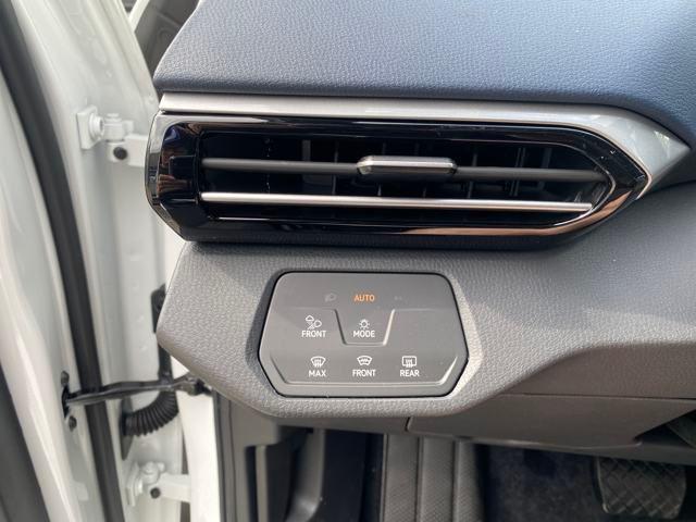 Photo of 2025 Opal White w/Black Roof Volkswagen ID.4