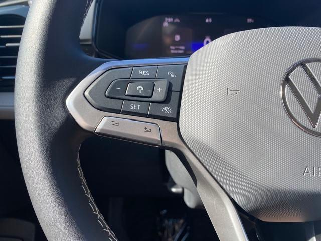 Photo of 2025 Platinum Gray Metallic Volkswagen Taos