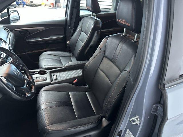 Photo of 2022 Sonic Gray Pearl Honda Passport