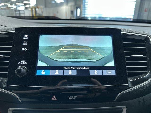 Photo of 2022 Sonic Gray Pearl Honda Passport