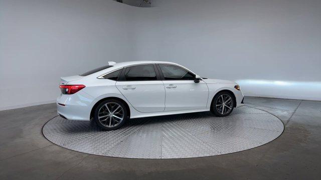 Photo of 2023 Platinum White Pearl Honda Civic