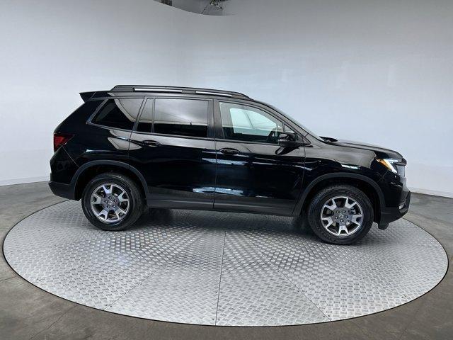 Photo of 2023 Crystal Black Pearl Honda Passport