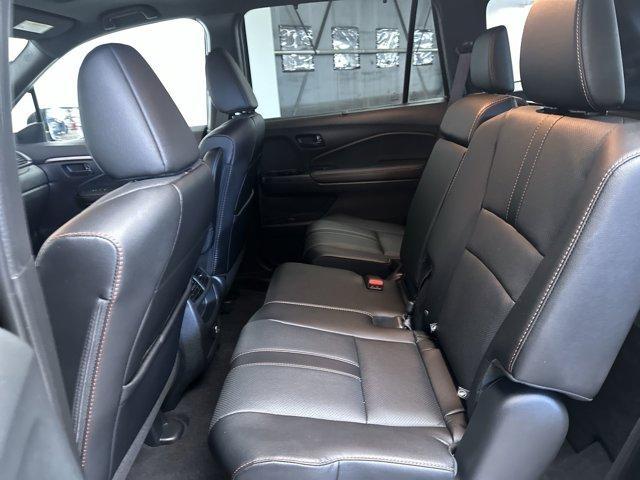 Photo of 2023 Crystal Black Pearl Honda Passport