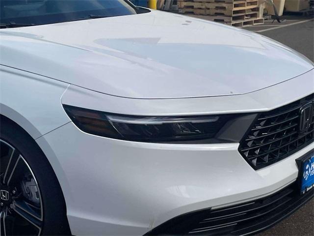 Photo of 2025 Platinum White Pearl Honda Accord Hybrid