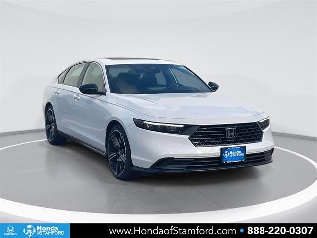 Photo of 2025 Platinum White Pearl Honda Accord Hybrid