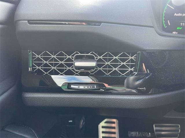 Photo of 2025 Platinum White Pearl Honda Accord Hybrid
