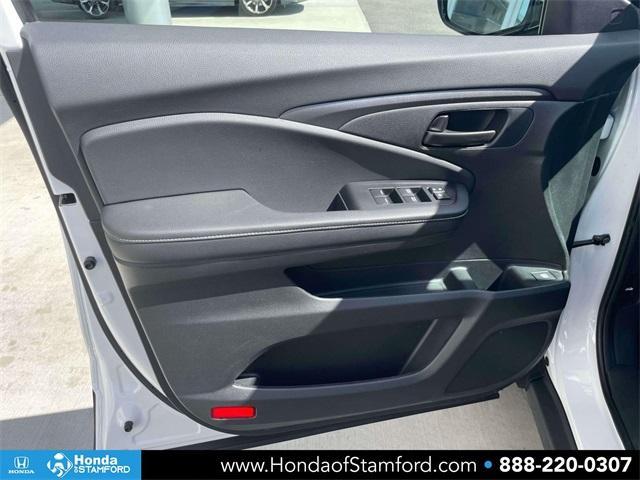 Photo of 2025 Platinum White Pearl Honda Ridgeline