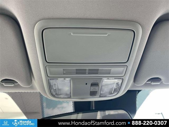 Photo of 2025 Platinum White Pearl Honda Ridgeline