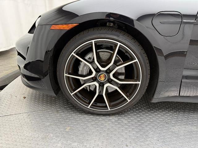 Photo of 2023 Jet Black Metallic Porsche Taycan