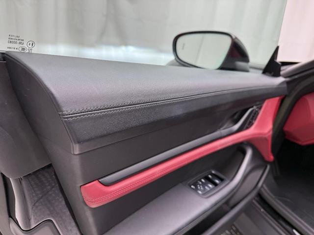 Photo of 2023 Jet Black Metallic Porsche Taycan