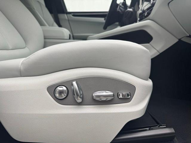 Photo of 2025 Black Porsche Macan