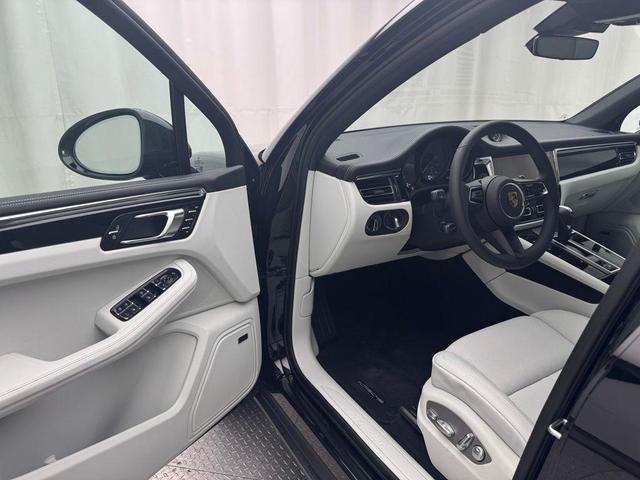 Photo of 2025 Black Porsche Macan